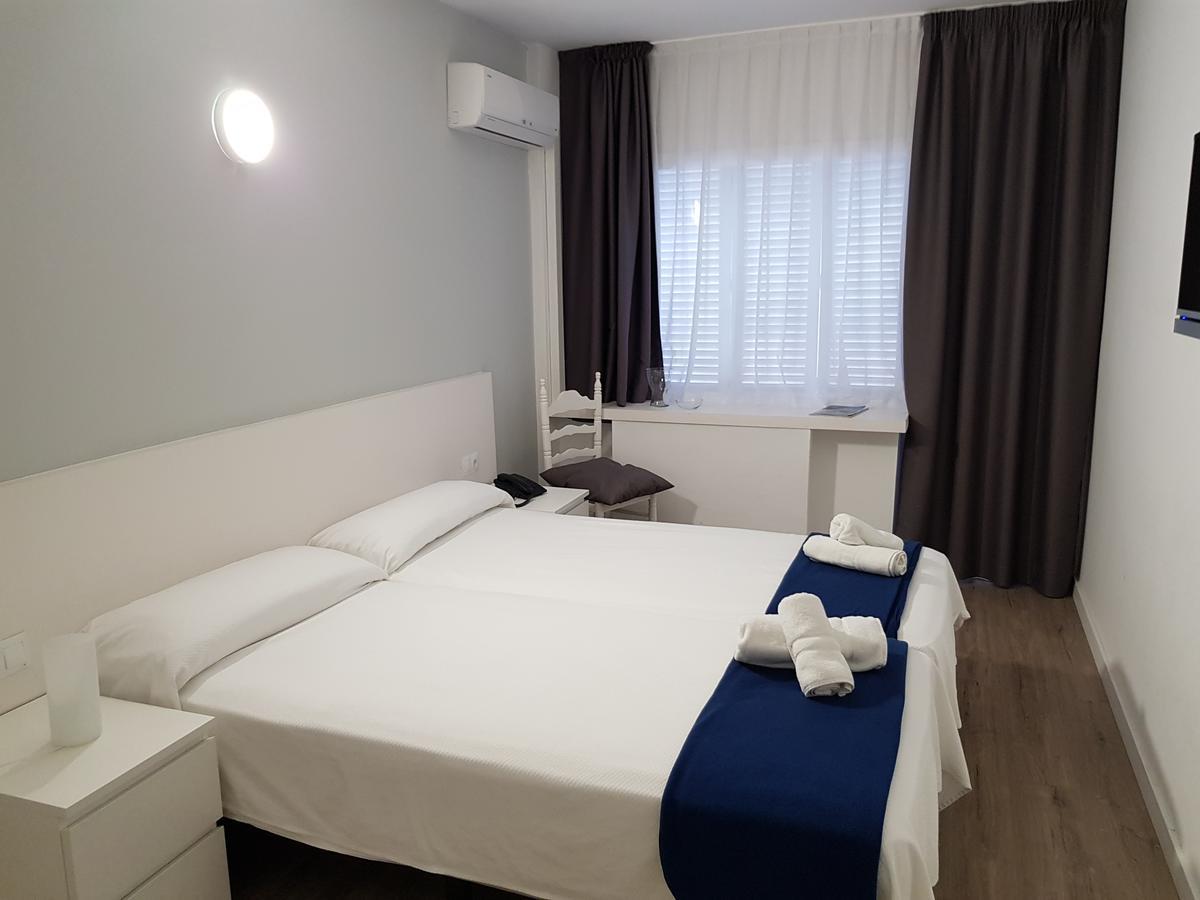 Victoria Hotel 3*